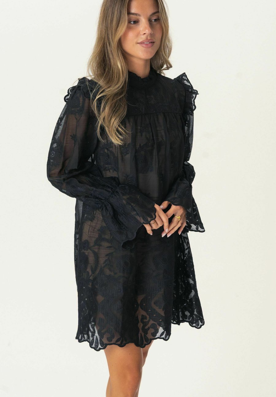 Платье BY IC ELLINORIC, Black
Платье BY IC ELLINORIC, Black