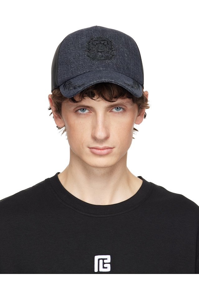 Balmain Серая джинсовая кепка с вышивкой Balmain écusson
Balmain Серая джинсовая кепка с вышивкой Balmain écusson