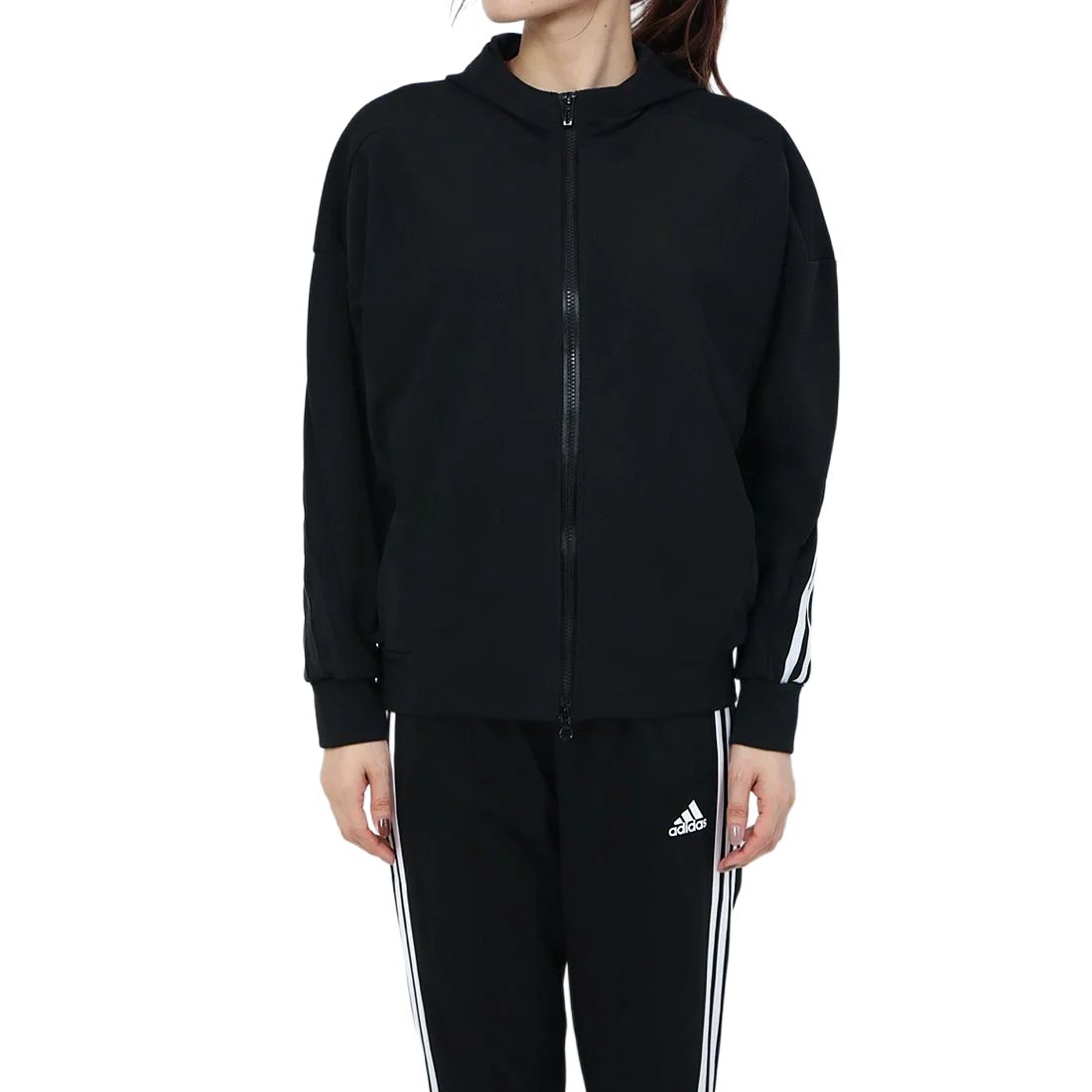 Adidas Куртка женская черная
Adidas Куртка женская черная