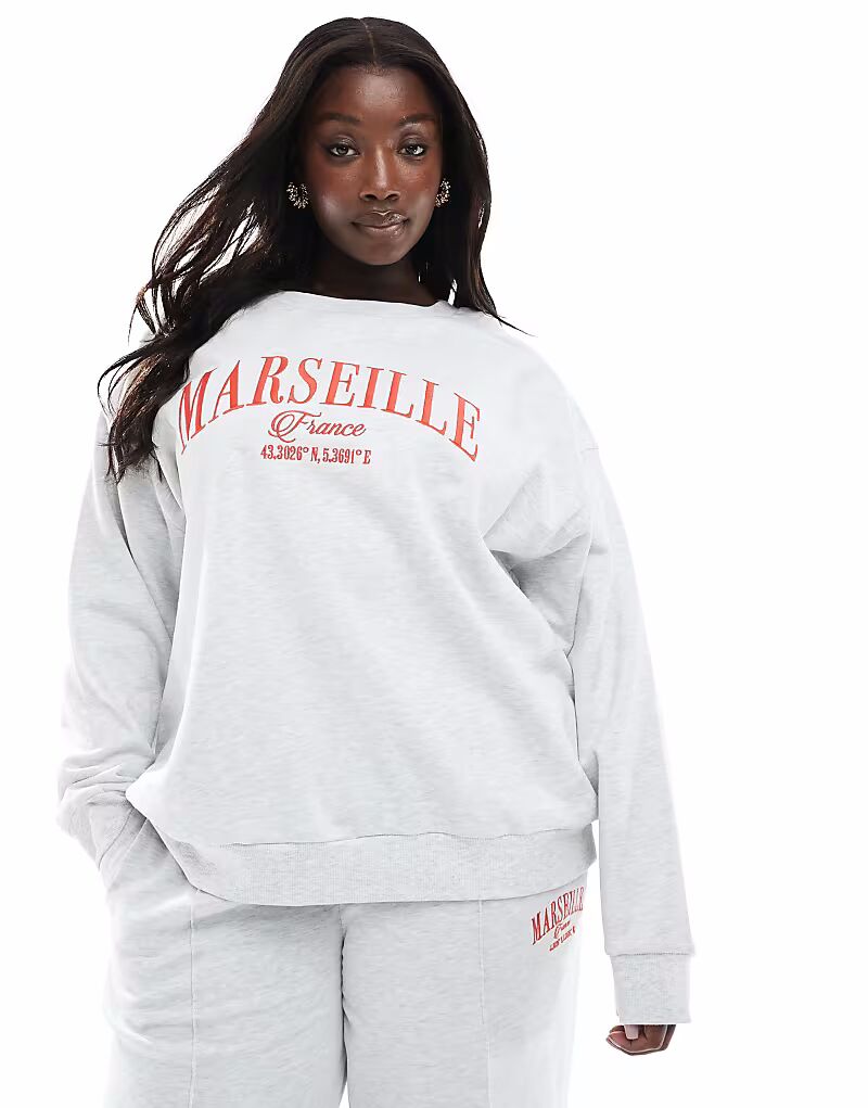 Толстовка оверсайз ASOS DESIGN Curve из меланжевого цвета ледяного серого цвета с вышитым принтом «Марсель» ASOS Curve
Толстовка оверсайз ASOS DESIGN Curve из меланжевого цвета ледяного серого цвета с вышитым принтом «Марсель» ASOS Curve