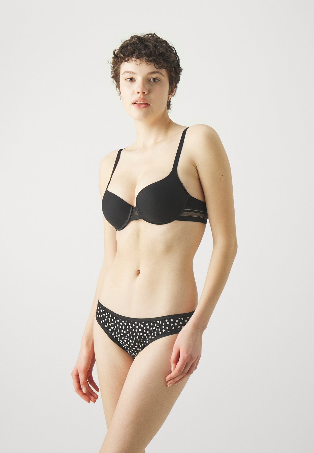 Трусы PERIOD KIT 5 PACK Marks & Spencer, черный
Трусы PERIOD KIT 5 PACK Marks & Spencer, черный