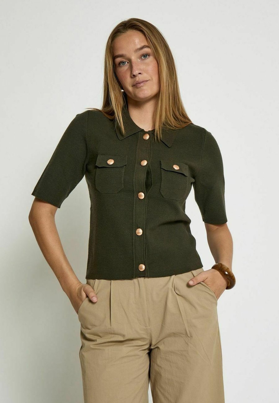 Кардиган PEPPERCORN Cardigan, Grape Leaf/Dark Green
Кардиган PEPPERCORN Cardigan, Grape Leaf/Dark Green