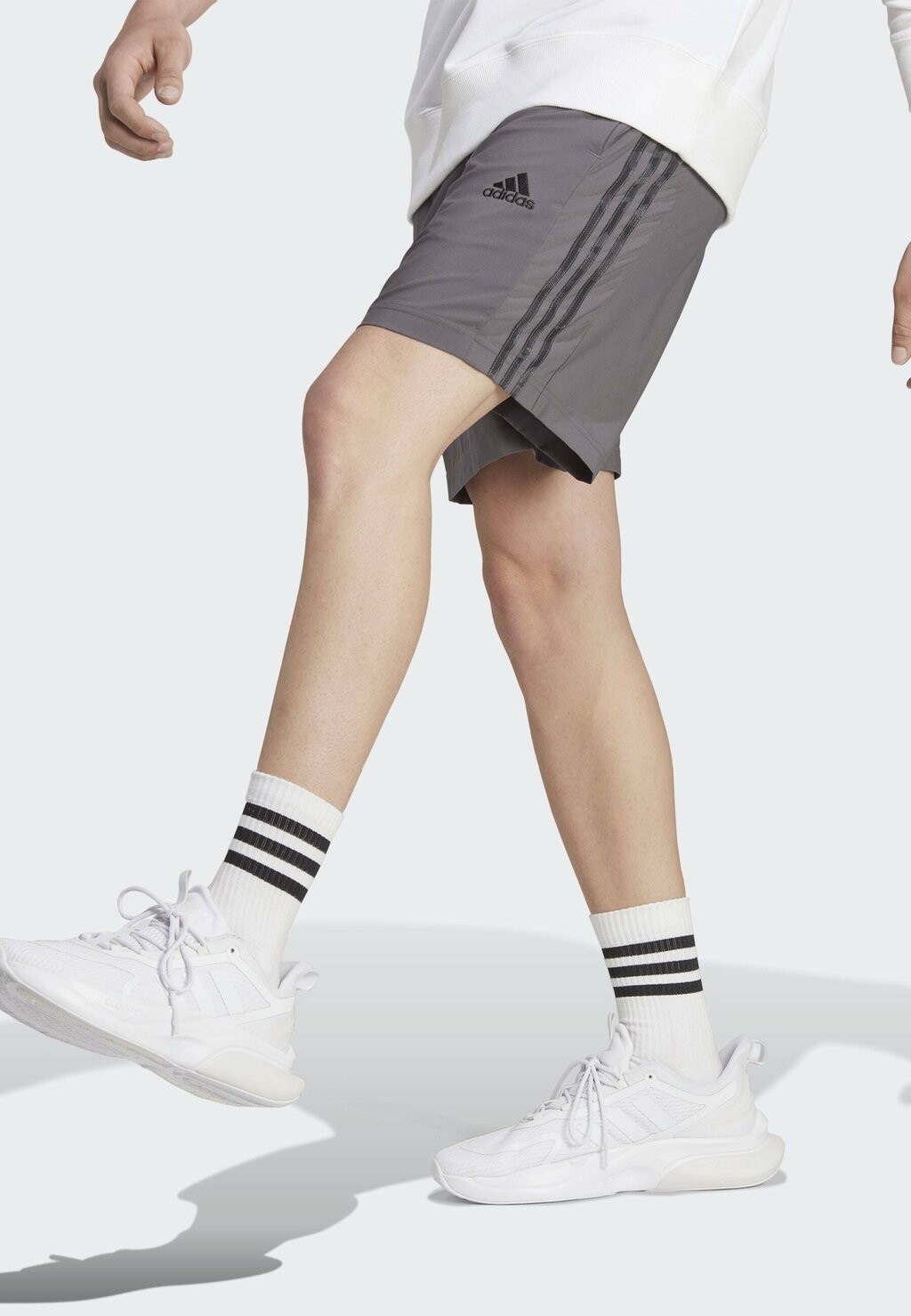 Спортивные шорты Adidas CHELSEA, цвет Grey Five Black
Спортивные шорты Adidas CHELSEA, цвет Grey Five Black