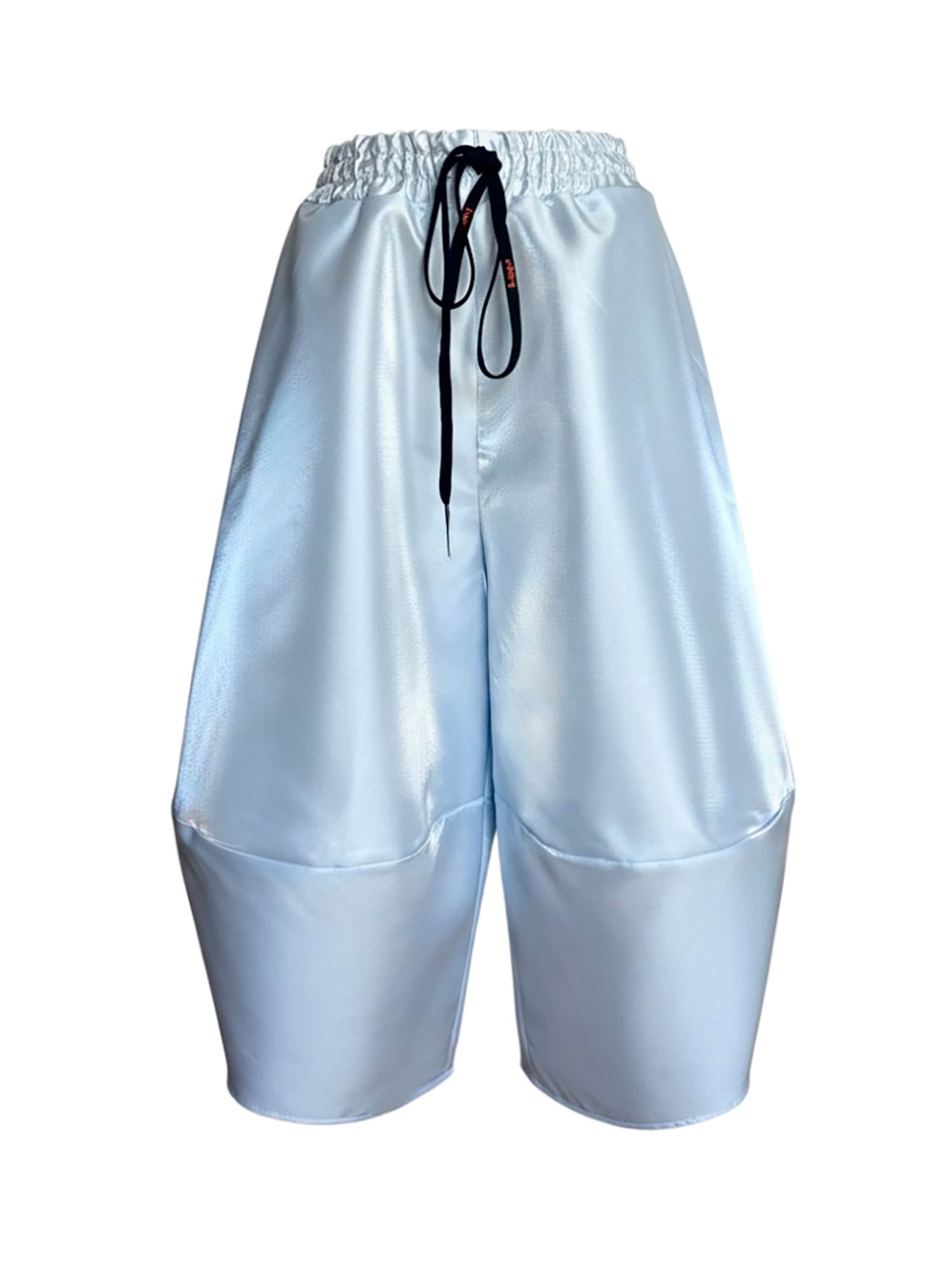 IUnique Брюки Regular 'Ballonique' в светло-голубом цвете
IUnique Брюки Regular 'Ballonique' в светло-голубом цвете