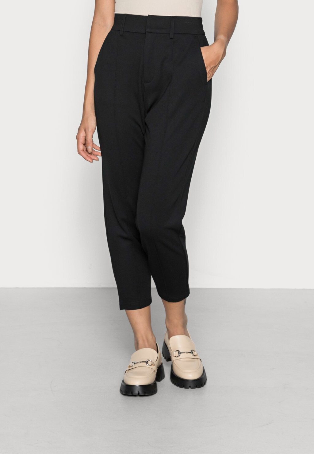 Брюки ONLY, черный Onlpoptrash Life Mid Waist Pin Tailor, черный
Брюки ONLY, черный Onlpoptrash Life Mid Waist Pin Tailor, черный