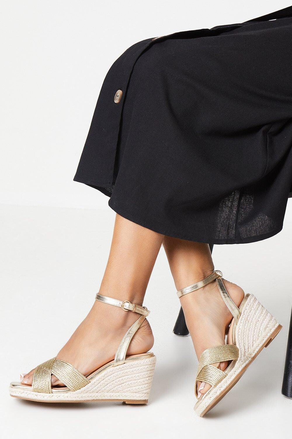 Эспадрильи Roxanne из двух частей на танкетке с веревочной отделкой Wallis, золото, Серый, Эспадрильи Roxanne из двух частей на танкетке с веревочной отделкой Wallis, золото
Эспадрильи Roxanne из двух частей на танкетке с веревочной отделкой Wallis, золото, Серый, Эспадрильи Roxanne из двух частей на танкетке с веревочной отделкой Wallis, золото