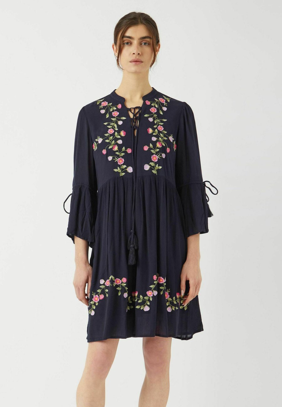 Платье YAS CHELLA, Night Sky/Dark Blue
Платье YAS CHELLA, Night Sky/Dark Blue