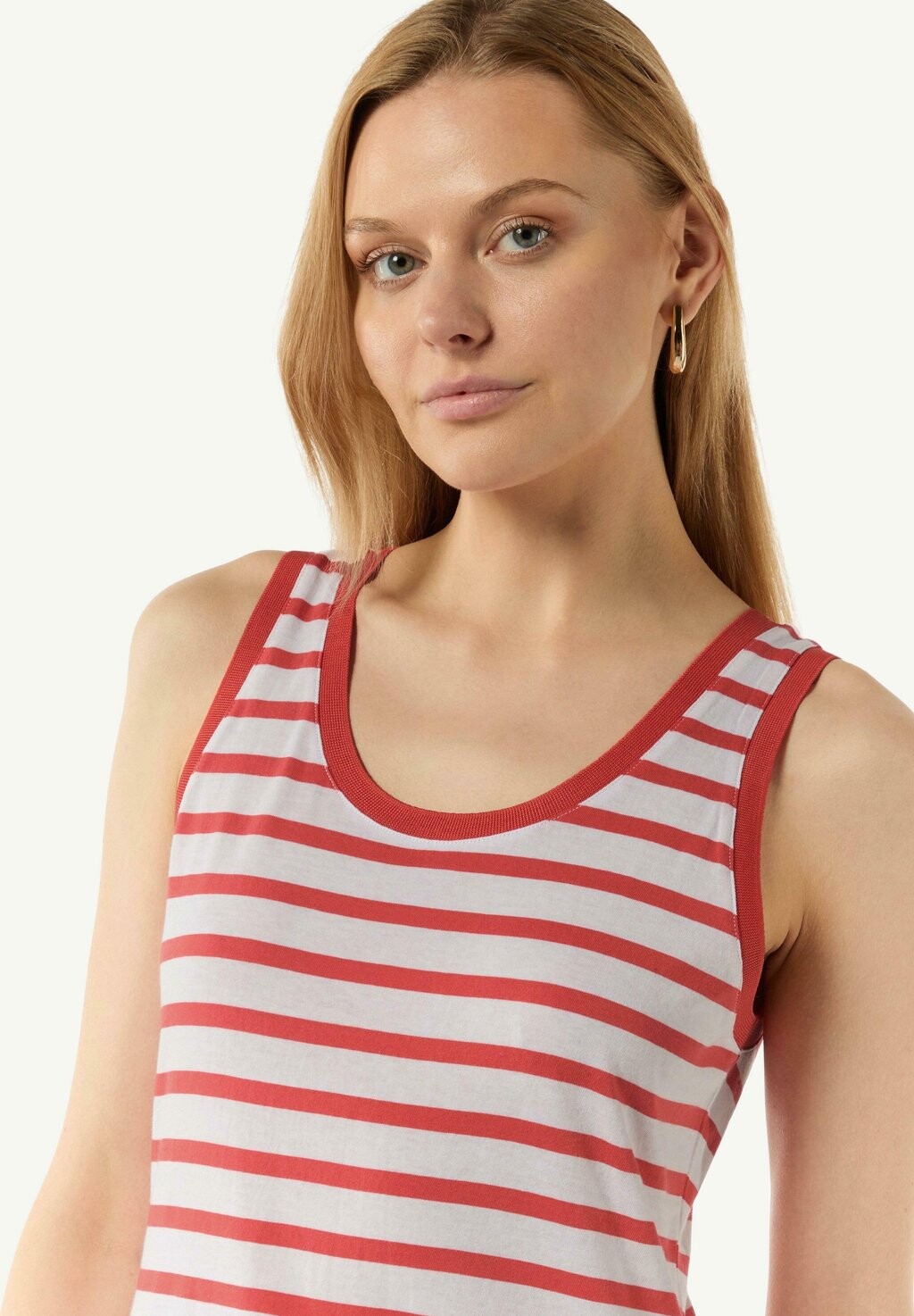 Топ TANK MIT STREIFENMUSTER comma casual identity, красный
Топ TANK MIT STREIFENMUSTER comma casual identity, красный