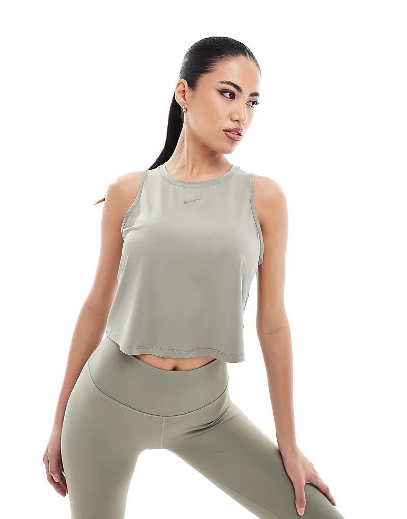 Классическая укороченная майка Nike One Training Dri-FIT цвета хаки Nike Training
Классическая укороченная майка Nike One Training Dri-FIT цвета хаки Nike Training