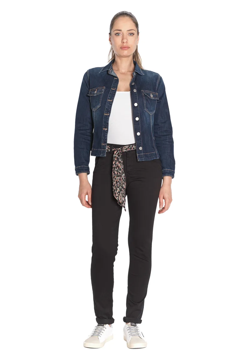 Брюки-чиносы Le Temps Des Cerises "DYLI 2" с завязывающимся поясом, черный
Брюки-чиносы Le Temps Des Cerises "DYLI 2" с завязывающимся поясом, черный