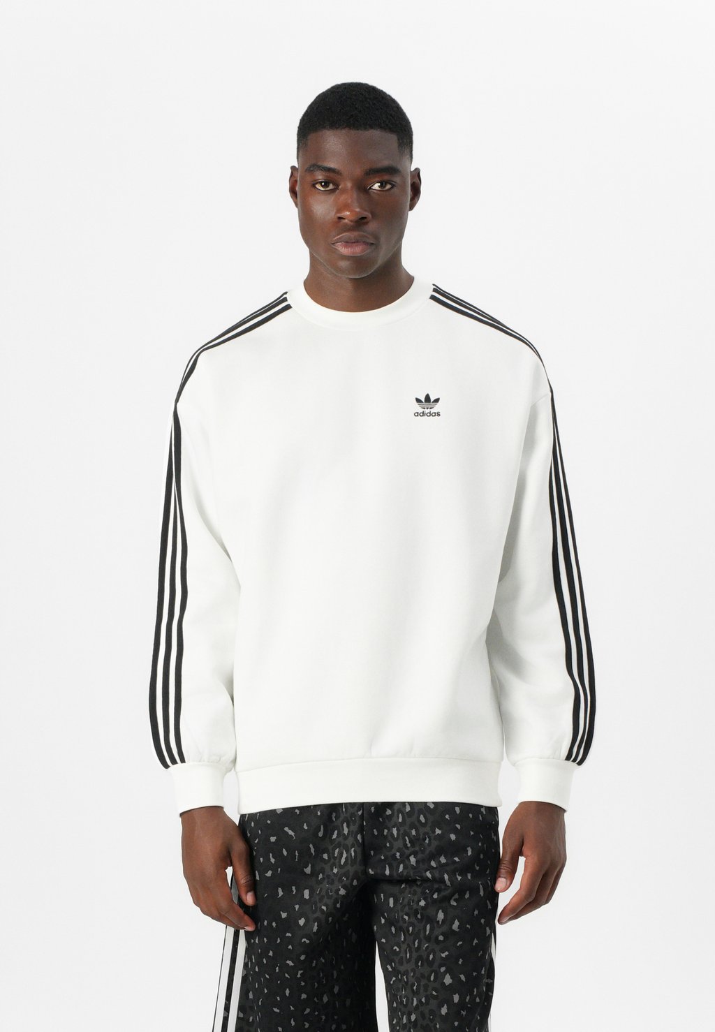 Толстовка OVERSIZE CREW UNISEX Adidas Originals, черный
Толстовка OVERSIZE CREW UNISEX Adidas Originals, черный