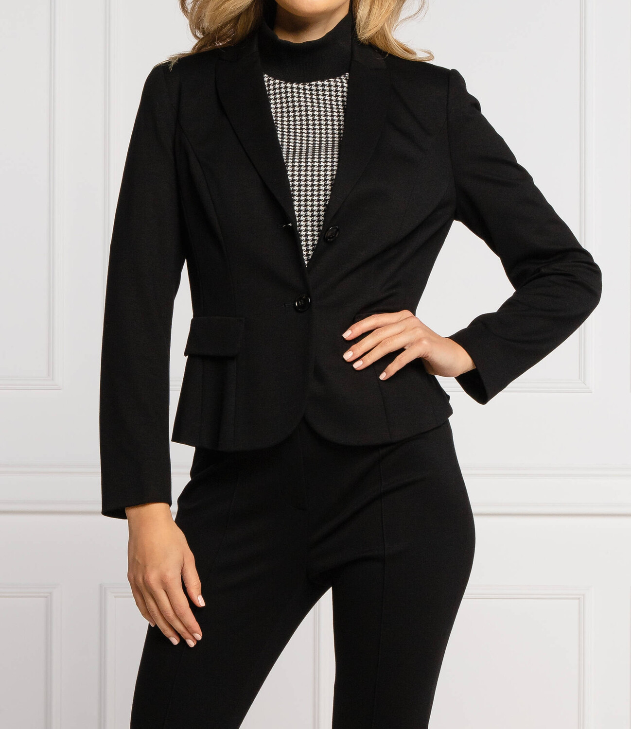 Блейзер Marc Cain slim fit, черный
Блейзер Marc Cain slim fit, черный