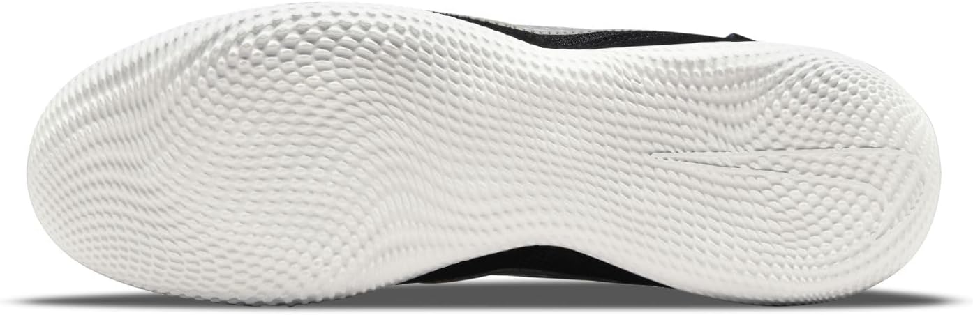 Низкие кроссовки Nike для мужчин, Black/Summit White-Off Noir
Низкие кроссовки Nike для мужчин, Black/Summit White-Off Noir