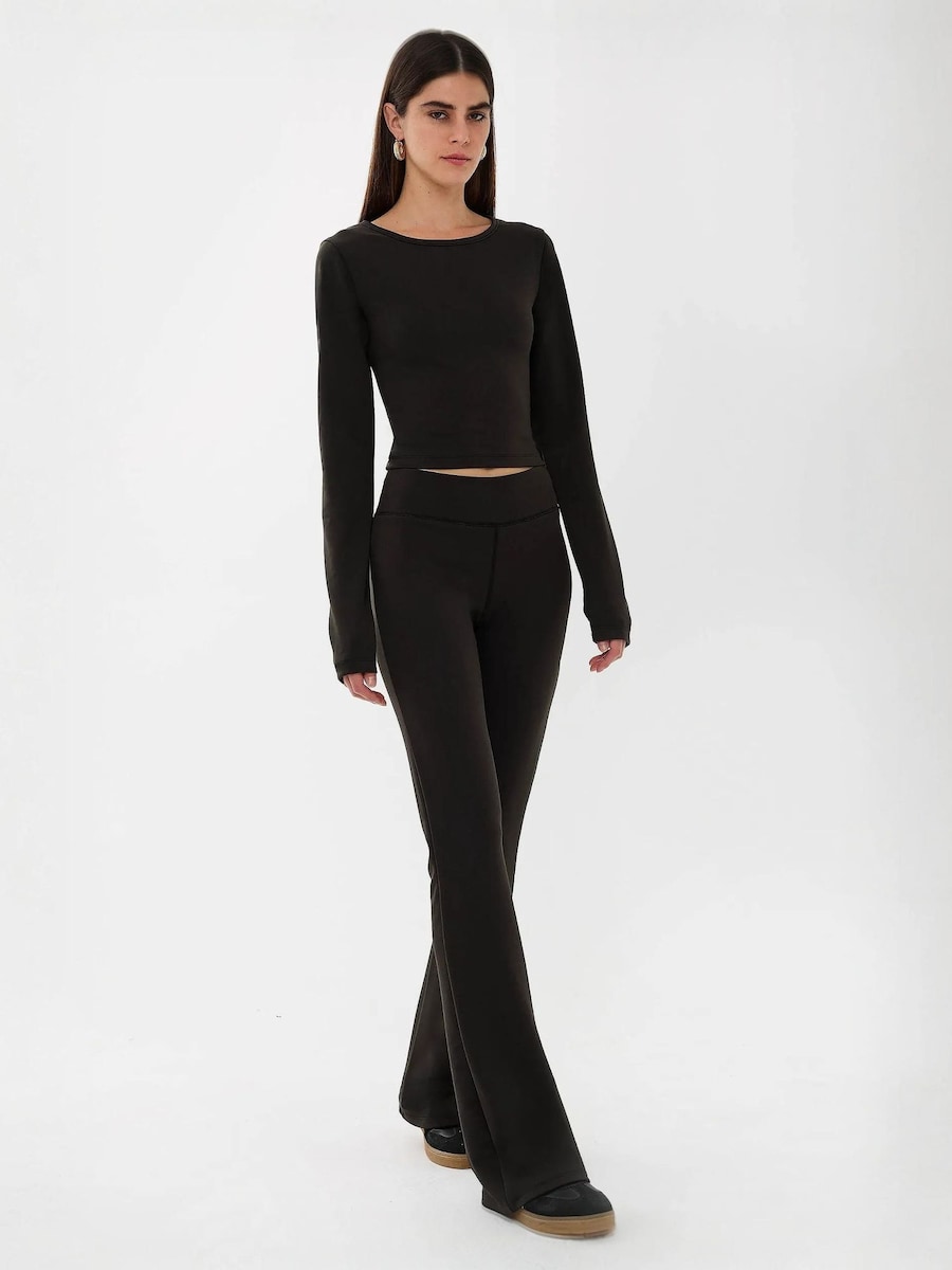 Расклешенные леггинсы Hiccup, черный
Расклешенные леггинсы Hiccup, черный