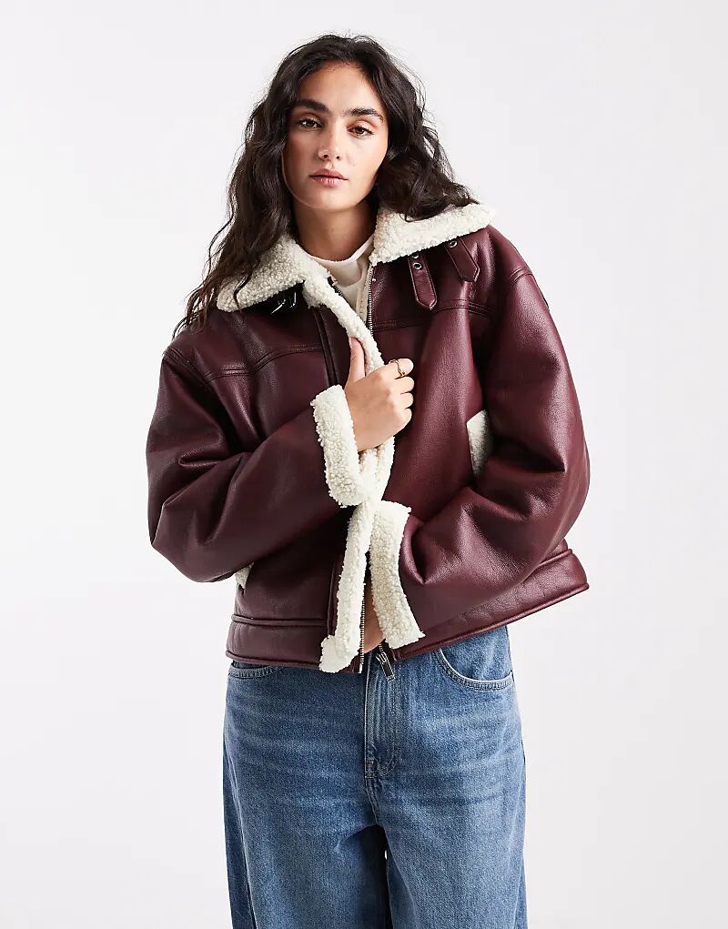 Короткая куртка из искусственной кожи и искусственного меха бордового цвета
Короткая куртка из искусственной кожи и искусственного меха бордового цвета