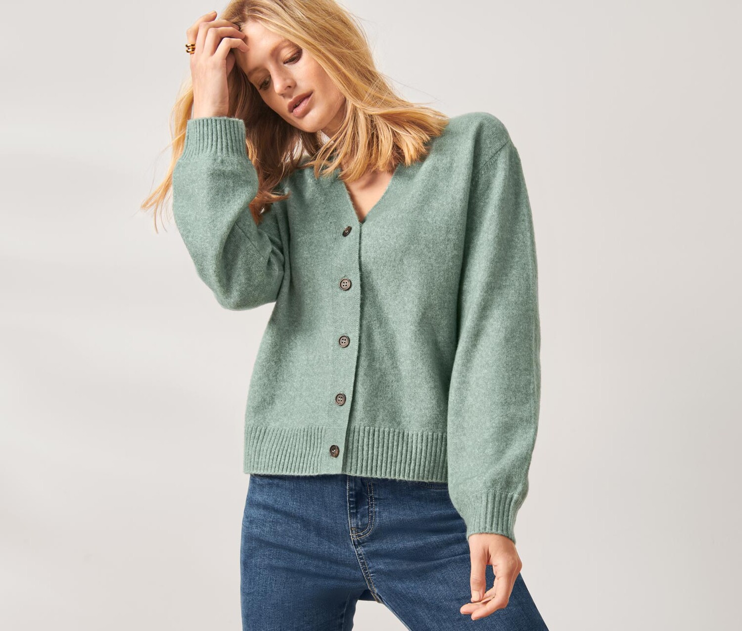 Вязаный кардиган из шерсти Tchibo, шалфейный цвет
Вязаный кардиган из шерсти Tchibo, шалфейный цвет