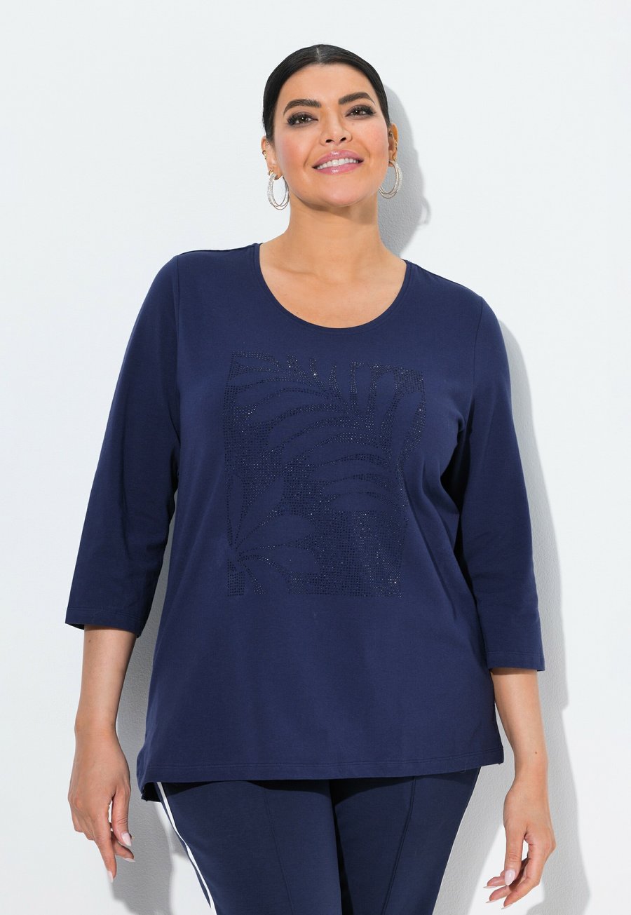 Топ Ulla Popken RHINESTONE LEAF 3/4 SLEEVE, Marine/Dark Blue
Топ Ulla Popken RHINESTONE LEAF 3/4 SLEEVE, Marine/Dark Blue