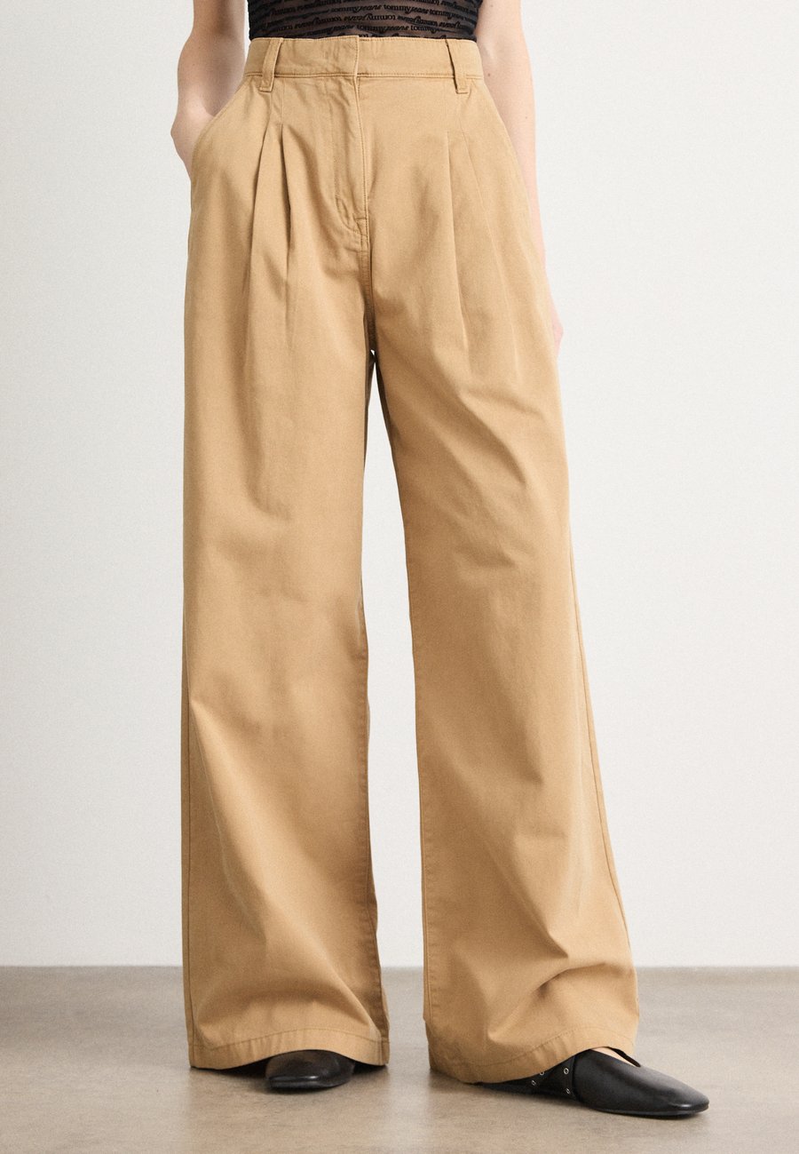 Брюки Tommy Jeans WIDE LEG, Timeless Camel/Camel
Брюки Tommy Jeans WIDE LEG, Timeless Camel/Camel
