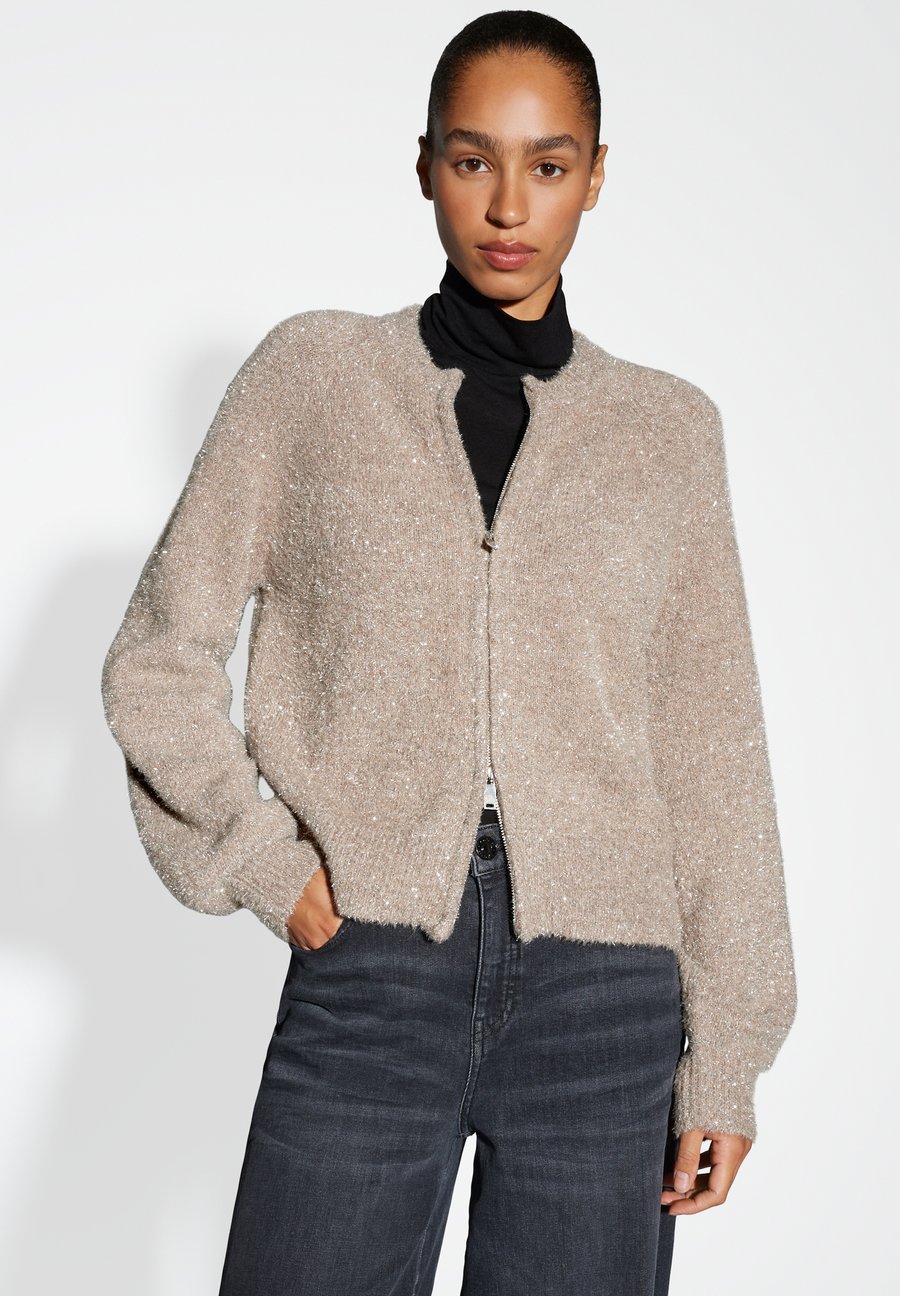Кардиган OPUS RELAXED FIT STRAIGHT CUT, Warm Taupe/Taupe
Кардиган OPUS RELAXED FIT STRAIGHT CUT, Warm Taupe/Taupe