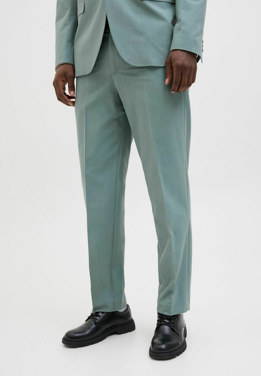 Костюмные брюки JPRBUSHWICK REGULAR FIT - Trousers Jack & Jones PREMIUM, цвет Stormy Sea
Костюмные брюки JPRBUSHWICK REGULAR FIT - Trousers Jack & Jones PREMIUM, цвет Stormy Sea
