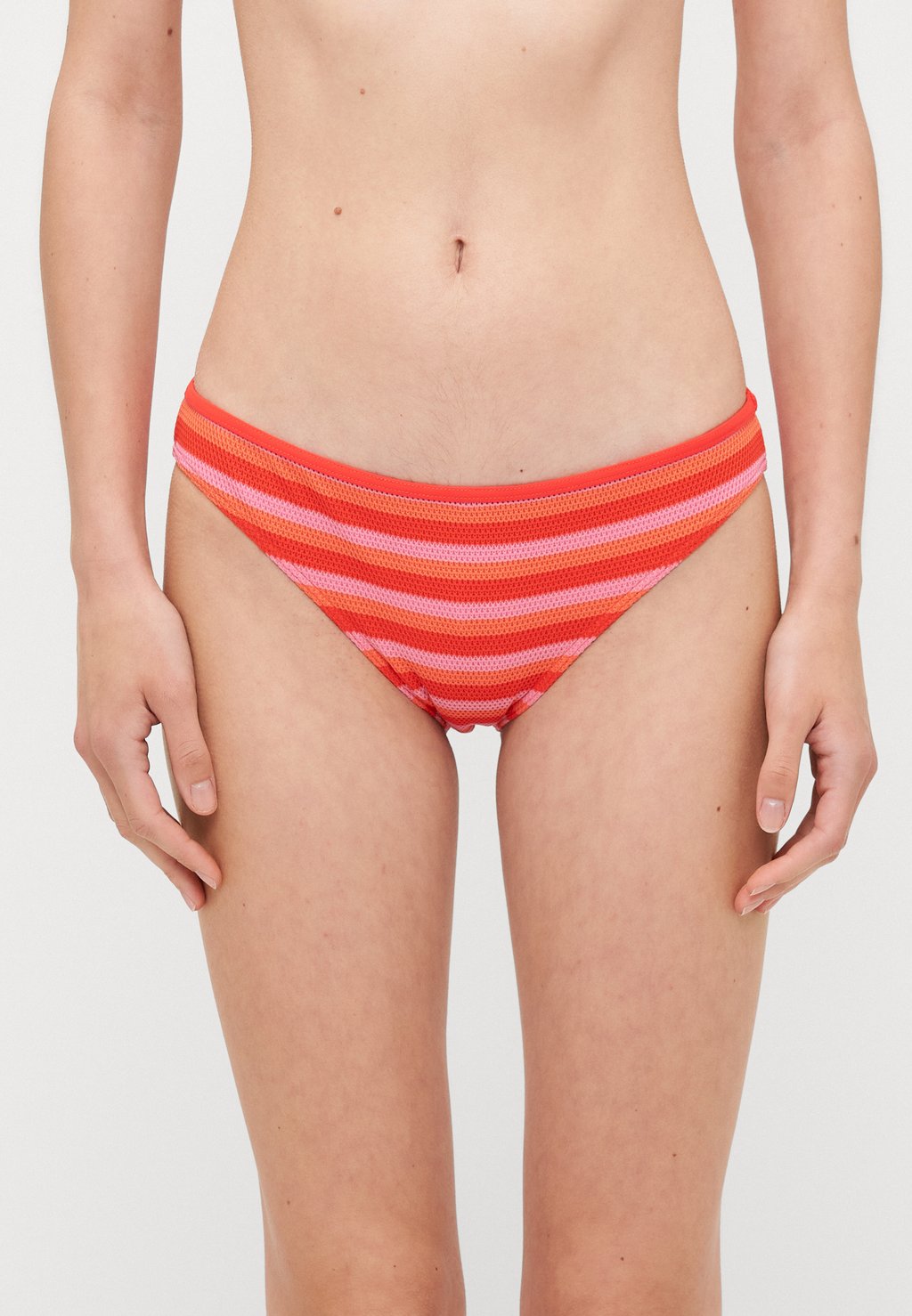 Плавки бикини JASMIN Roxy, красный
Плавки бикини JASMIN Roxy, красный