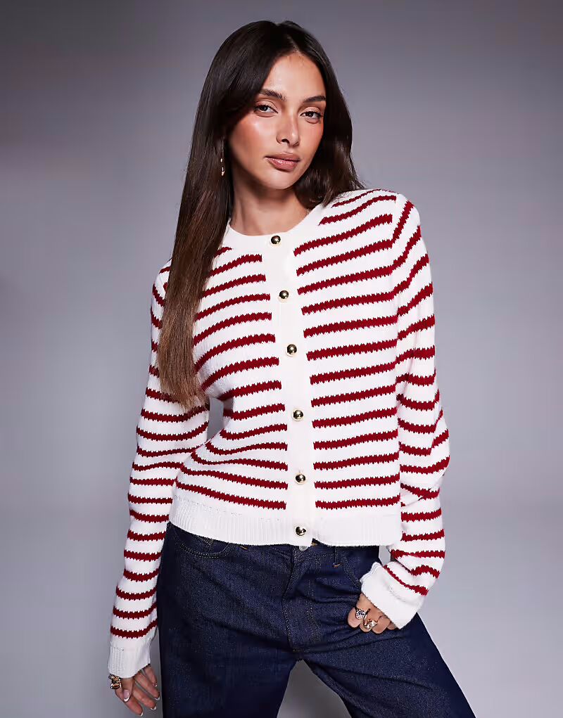 Кардиган плотной вязки ASOS DESIGN с золотыми пуговицами в красную полоску
Кардиган плотной вязки ASOS DESIGN с золотыми пуговицами в красную полоску