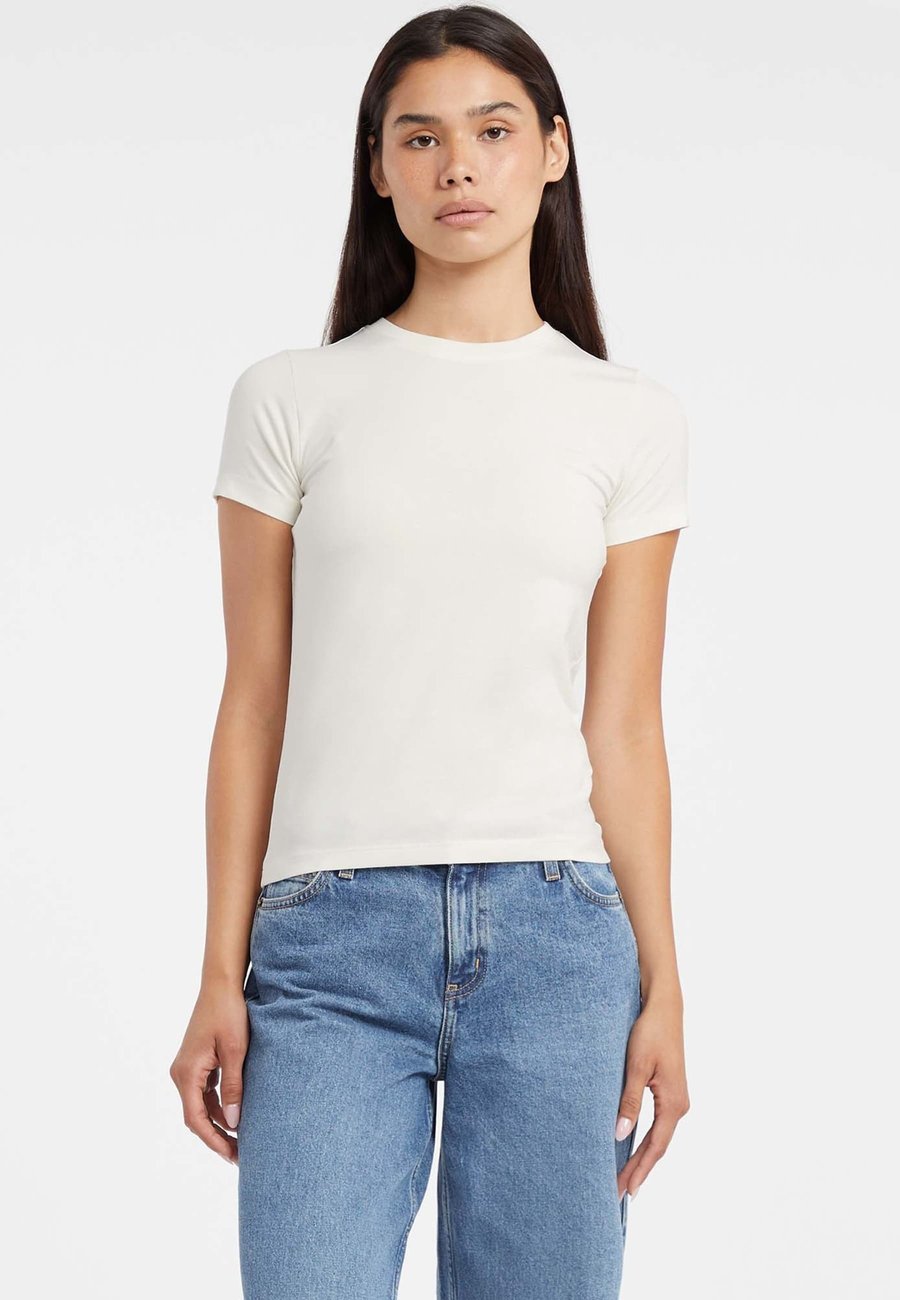 Футболка Guess Jeans Basic T-shirt, Creme/Beige
Футболка Guess Jeans Basic T-shirt, Creme/Beige