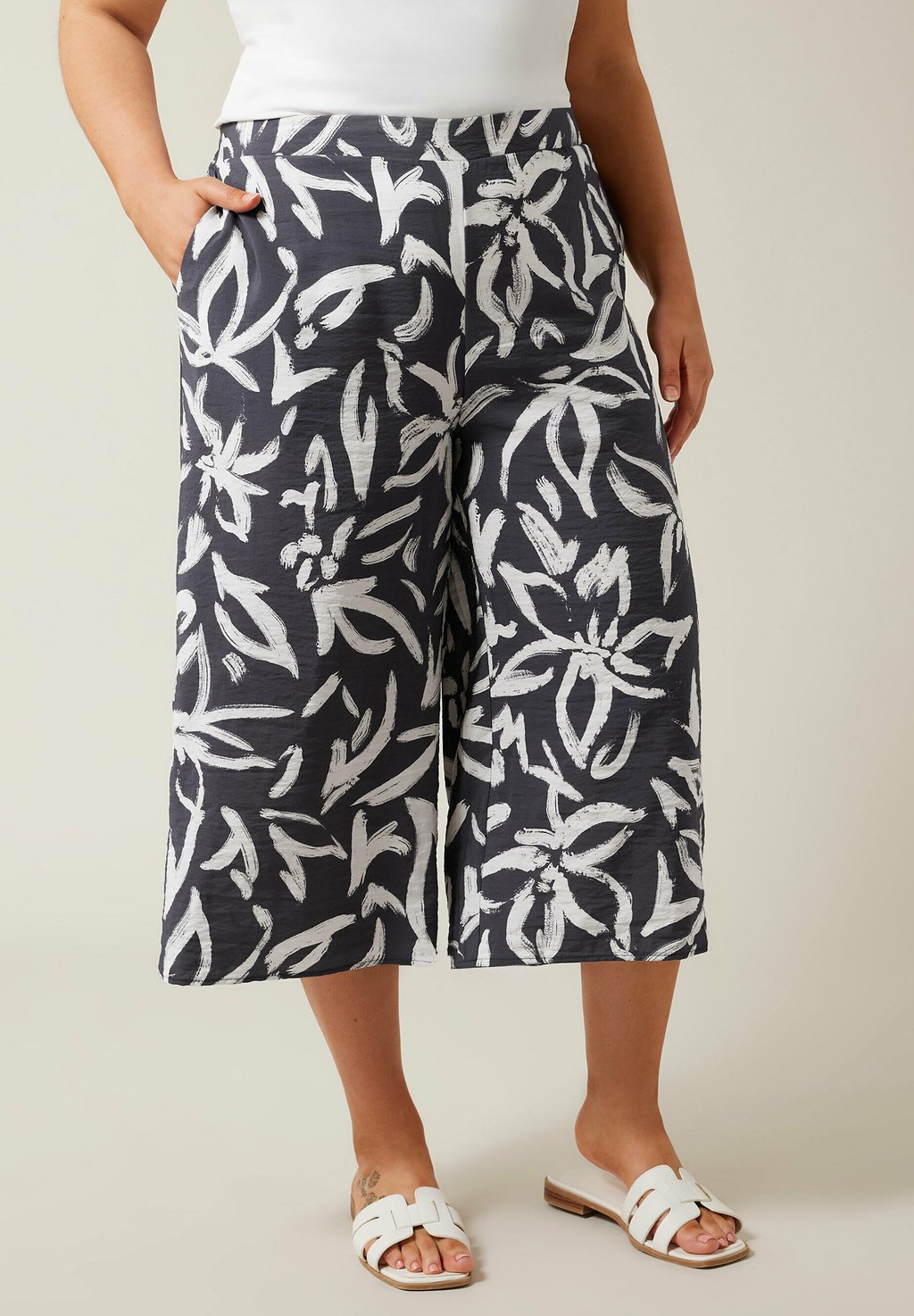 Шорты WIDE LEG CULOTTES Evans, синий
Шорты WIDE LEG CULOTTES Evans, синий