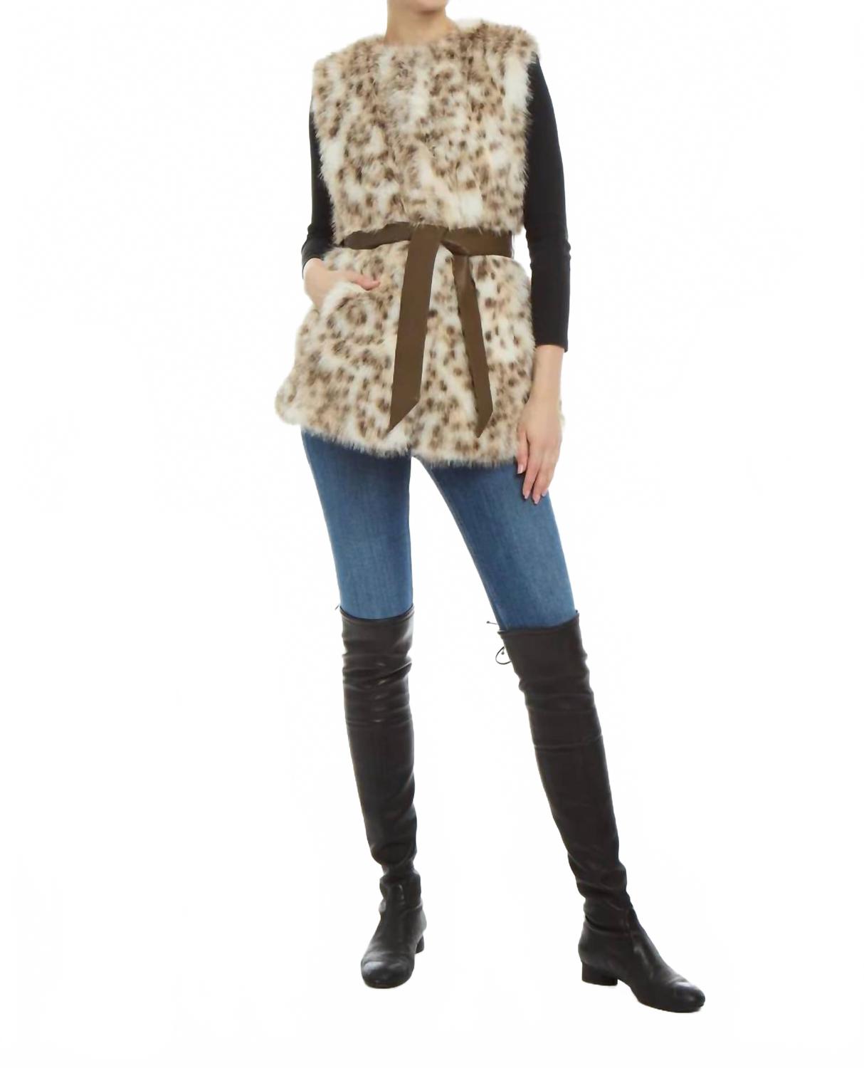 Космо жилет с поясом в леопардовом принте PATTY KIM
Космо жилет с поясом в леопардовом принте PATTY KIM