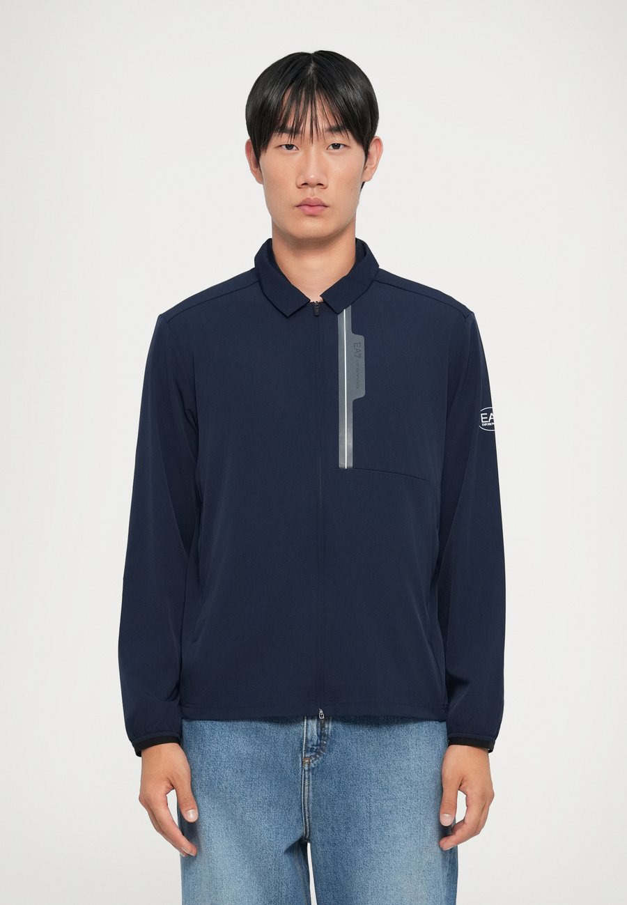 Куртка EA7 Emporio Armani GOLF PRO, Armani Blue/Blue
Куртка EA7 Emporio Armani GOLF PRO, Armani Blue/Blue