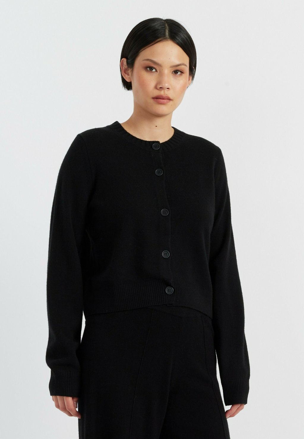 Кардиган CREW NECK CHINTI & PARKER, черный
Кардиган CREW NECK CHINTI & PARKER, черный