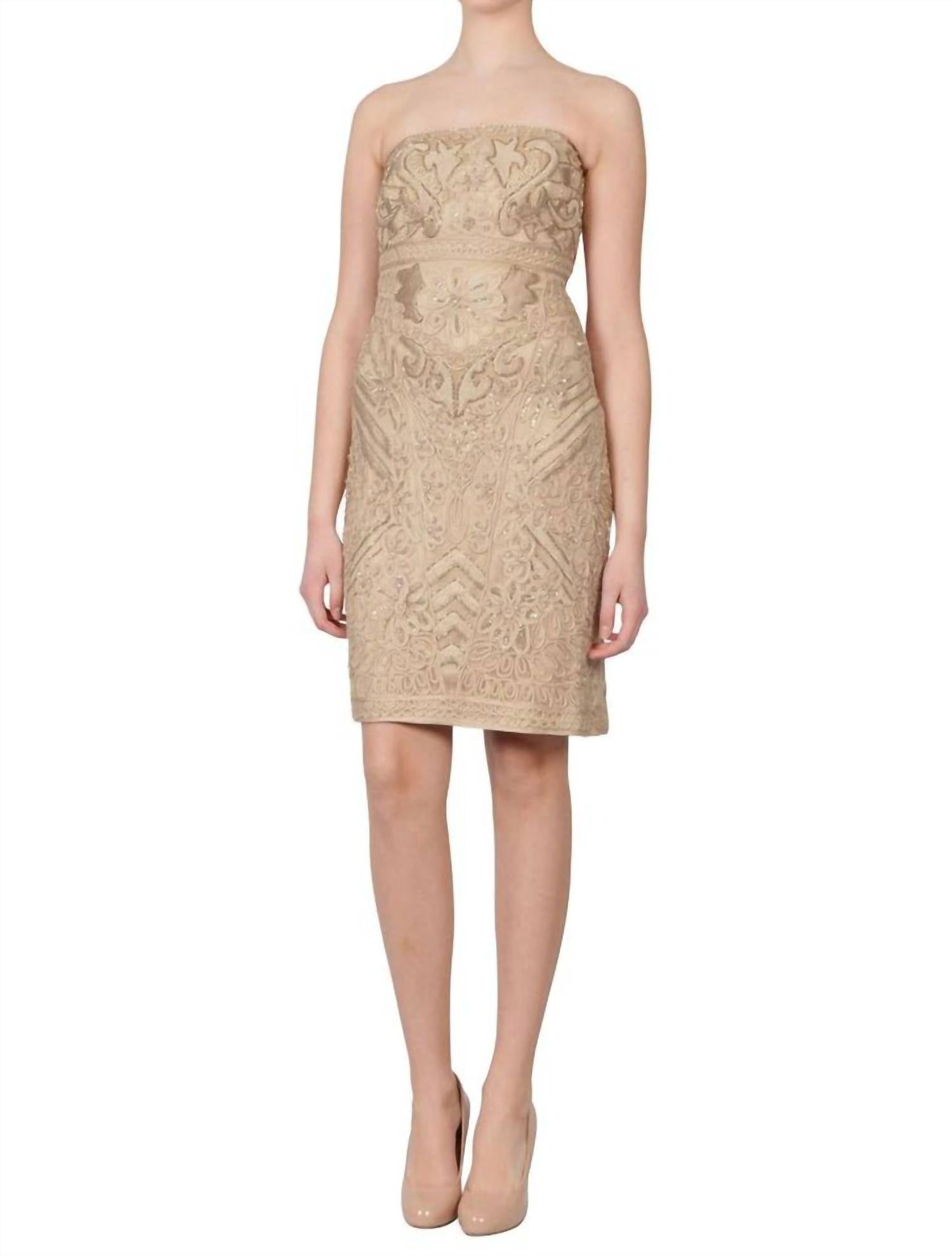 Платье без бретелек с вышивкой и завышенной талией бежевого цвета Suewong
Платье без бретелек с вышивкой и завышенной талией бежевого цвета Suewong