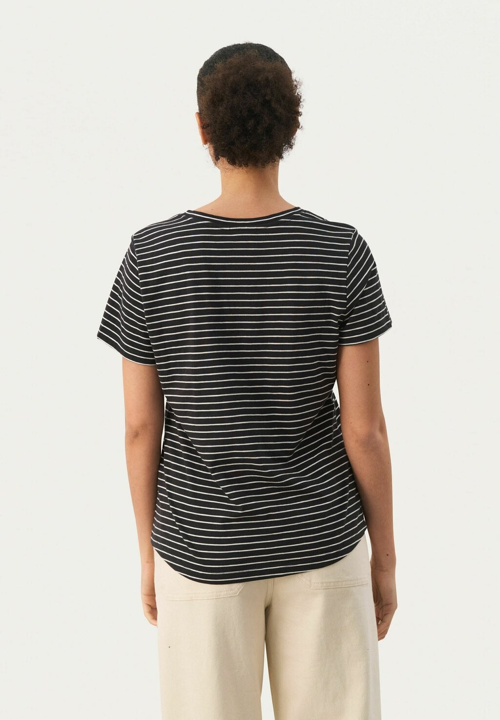 Принт на футболке Part Two, темно-синие полоски Gesinas
Принт на футболке Part Two, темно-синие полоски Gesinas