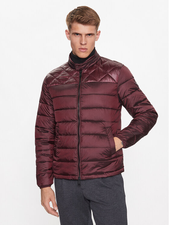 Черный пуховик стандартного кроя Guess, красный
Черный пуховик стандартного кроя Guess, красный