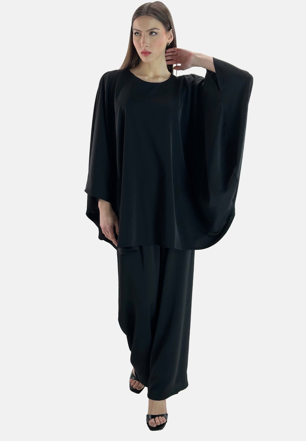 Брюки SET - Blouse Elara, черный
Брюки SET - Blouse Elara, черный