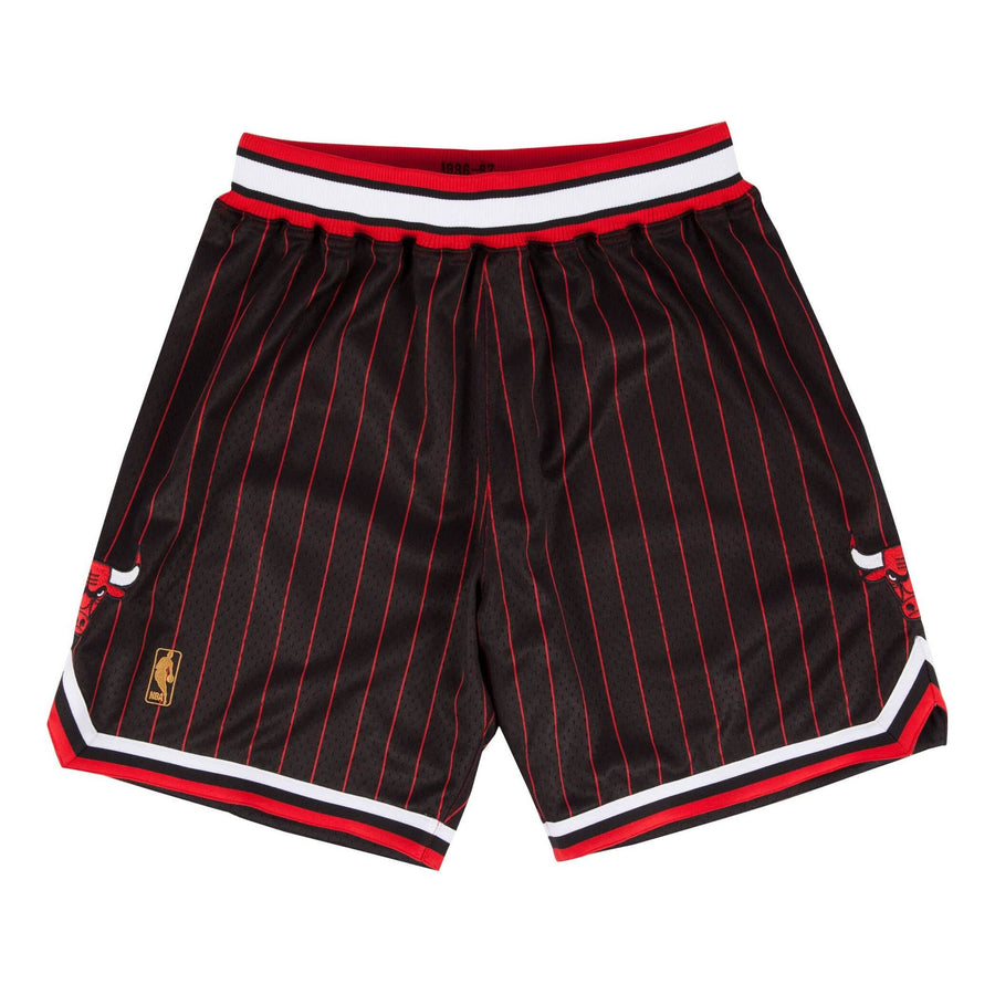 Спортивные шорты Mitchell & Ness Authentic 1996-97 Chicago Bulls Shorts 'Red Black', черный 
Спортивные шорты Mitchell & Ness Authentic 1996-97 Chicago Bulls Shorts 'Red Black', черный