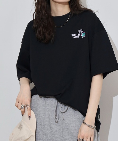 Футболка с коротким рукавом, вышивка "Walking Donut" FUNALIVE, черный
Футболка с коротким рукавом, вышивка "Walking Donut" FUNALIVE, черный