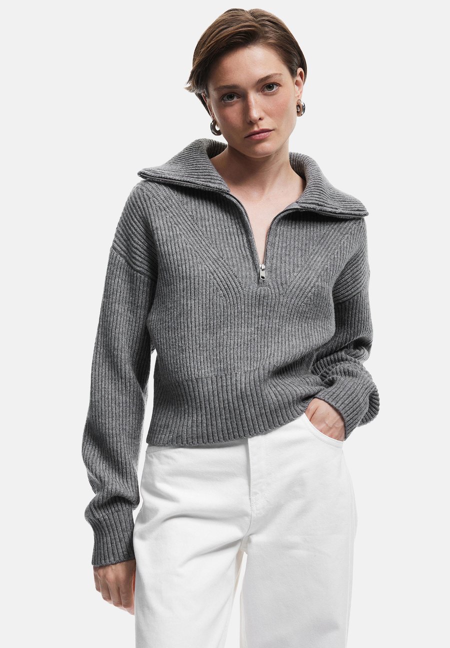 Джемпер Koton HALF ZIP, Anthracite
Джемпер Koton HALF ZIP, Anthracite