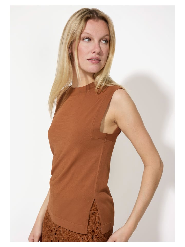 Жилет-свитер More & More
Жилет-свитер More & More