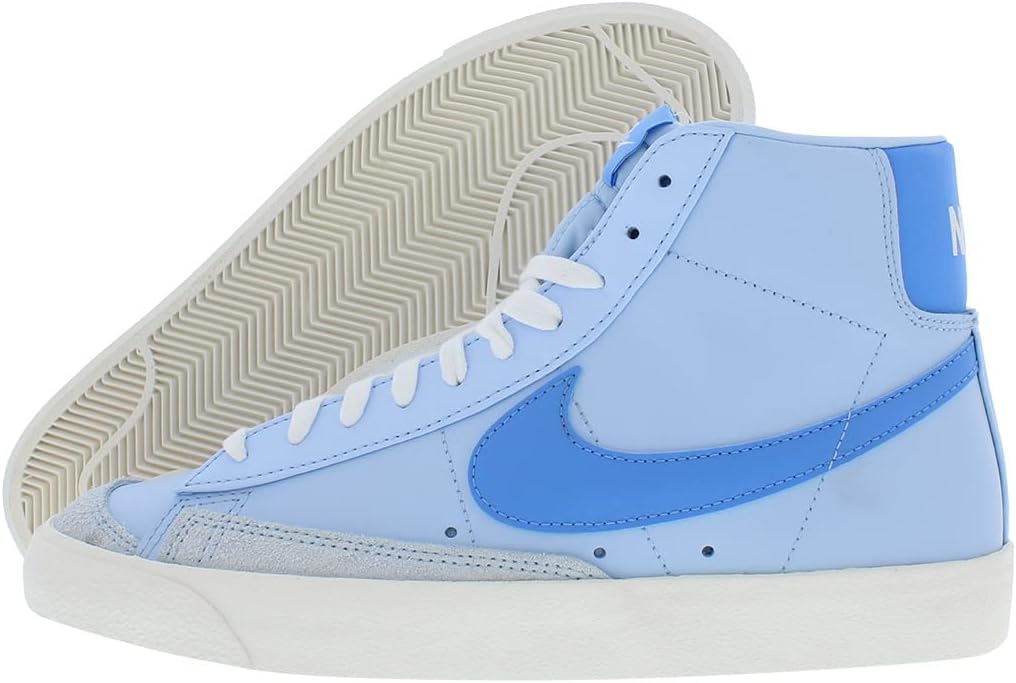 Nike Mens Blazer Mid '77 Scarpe, Varsity Red Black Sail Muslin
Nike Mens Blazer Mid '77 Scarpe, Varsity Red Black Sail Muslin