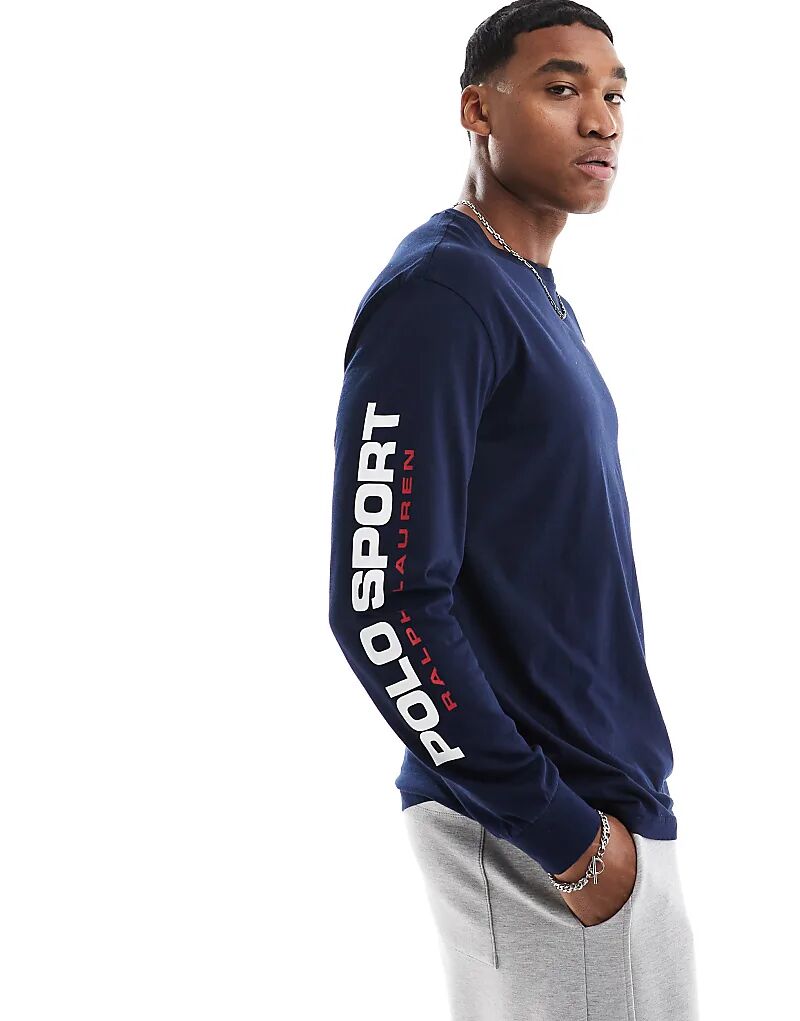 Футболка с длинными рукавами и логотипом Sports Capsule темно-синего цвета Polo Ralph Lauren
Футболка с длинными рукавами и логотипом Sports Capsule темно-синего цвета Polo Ralph Lauren