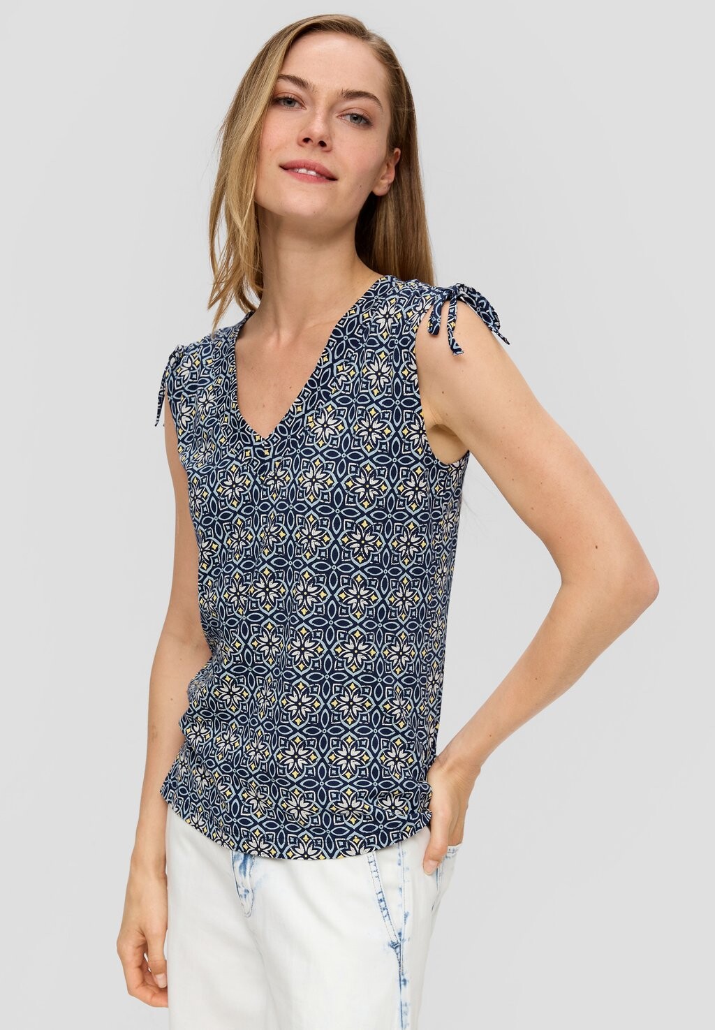 Топ ÄRMELLOSES MIT BINDEDETAIL s.Oliver, синий
Топ ÄRMELLOSES MIT BINDEDETAIL s.Oliver, синий