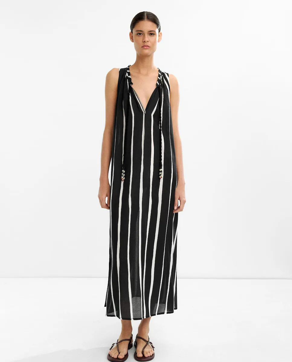 Длинное платье без рукавов с полосатым принтом Parfois, черный 
Длинное платье без рукавов с полосатым принтом Parfois, черный