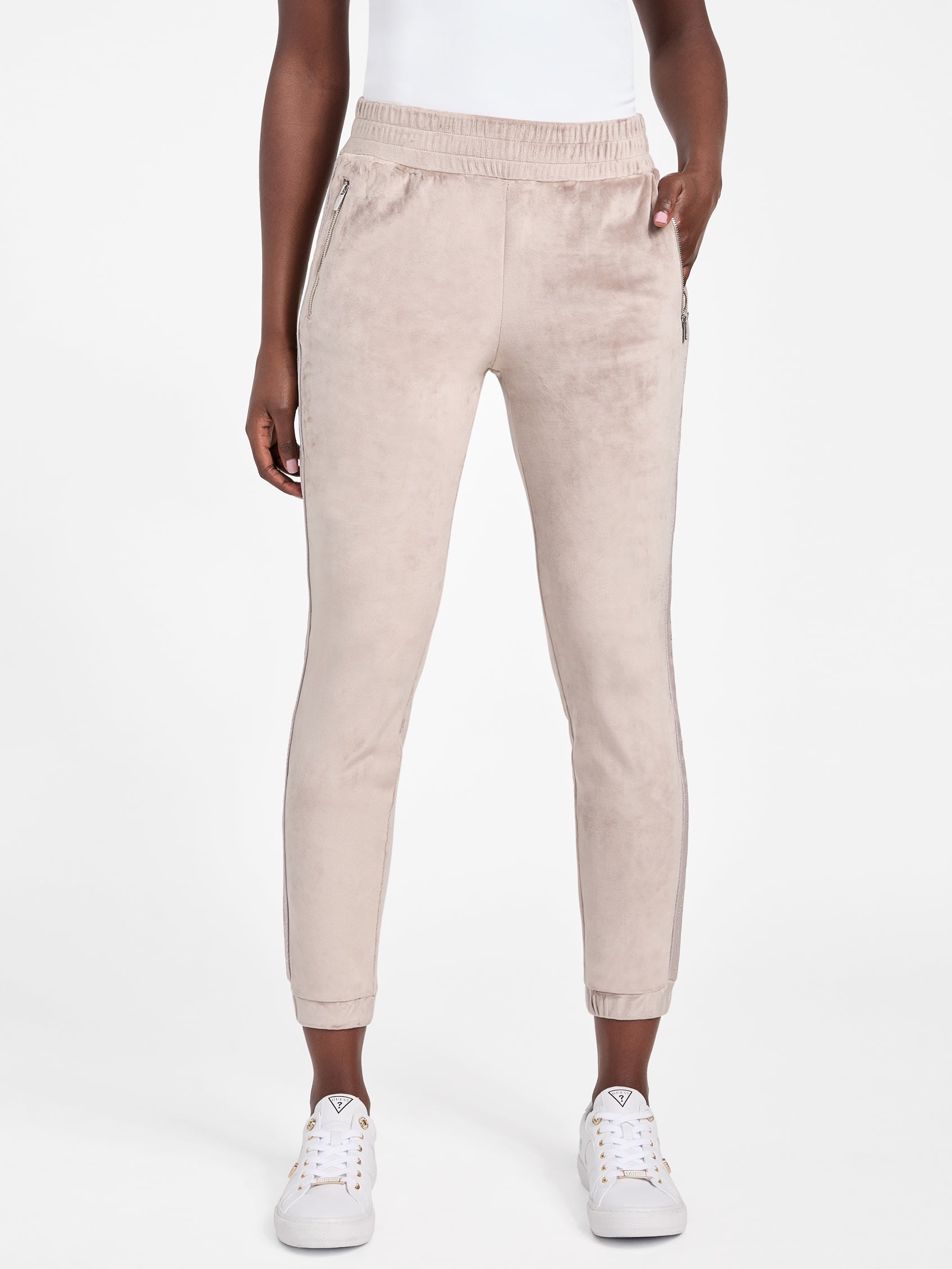 Велюровые спортивные брюки Eco Janess с логотипом и лентой Guess Factory, цвет moondust
Велюровые спортивные брюки Eco Janess с логотипом и лентой Guess Factory, цвет moondust