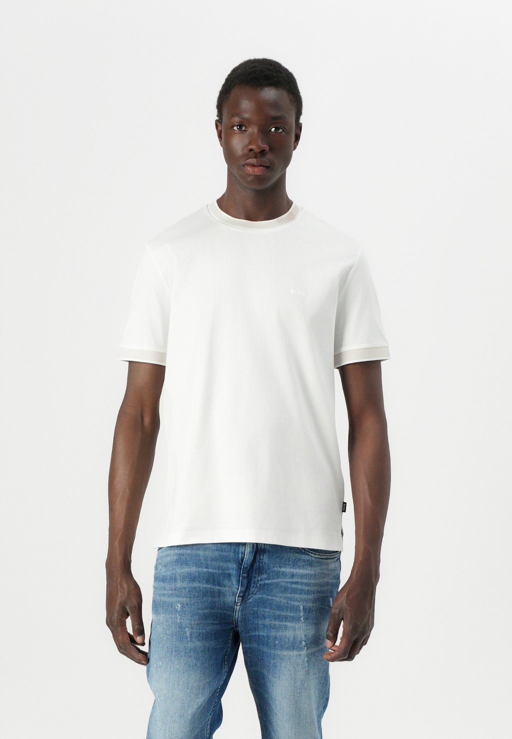 Базовая футболка TESSLER BOSS, белый
Базовая футболка TESSLER BOSS, белый