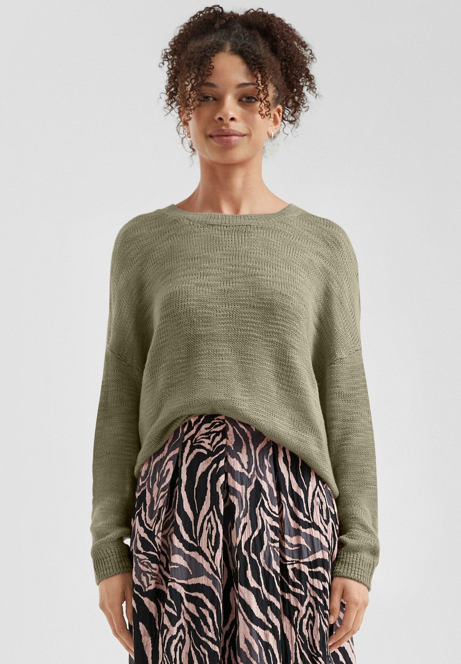 Джемпер QS MIT STRUKTURMUSTER, Tannengrün/Dark Green
Джемпер QS MIT STRUKTURMUSTER, Tannengrün/Dark Green