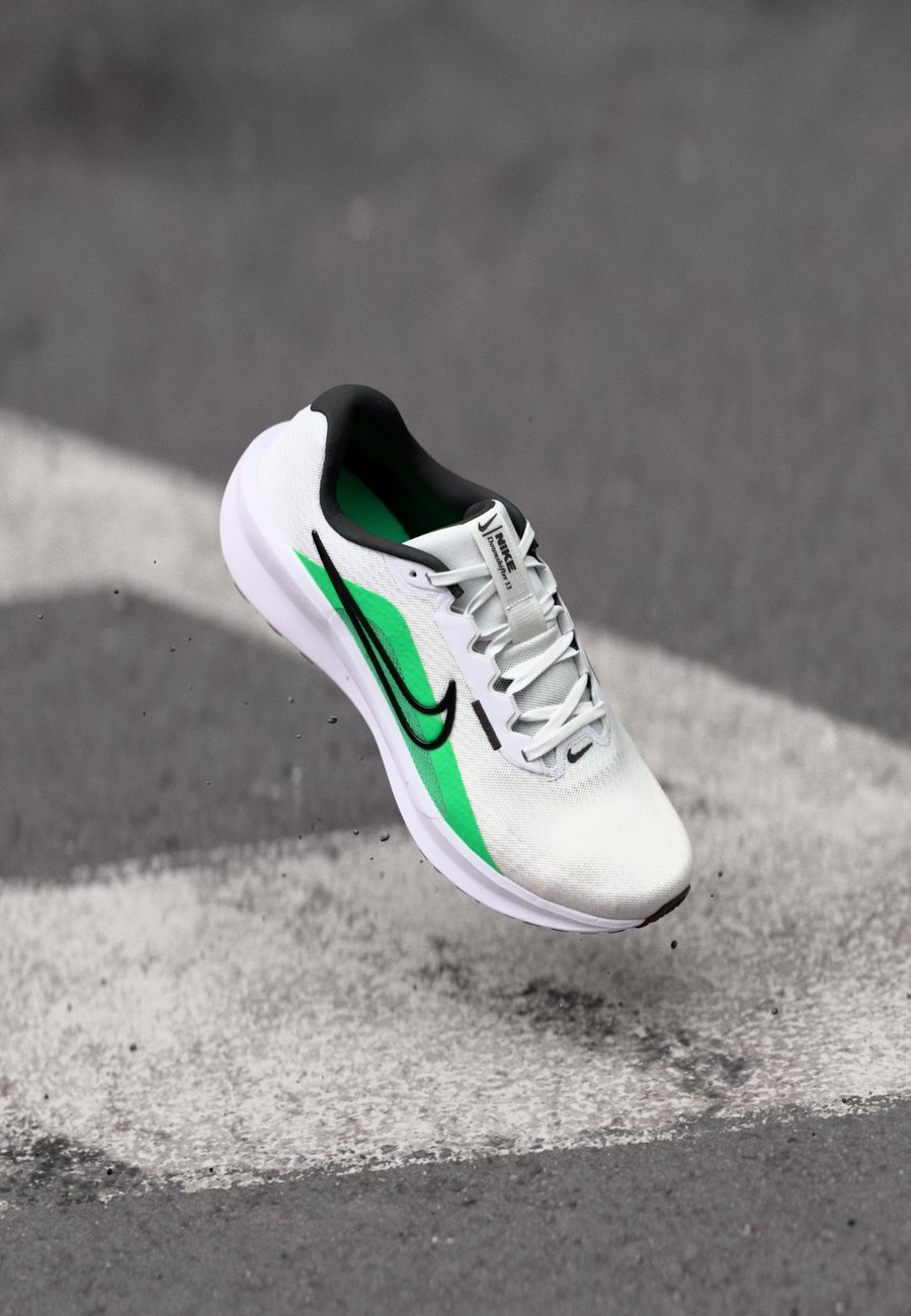 Кроссовки Nike Performance DOWNSHIFTER 13, White/Black/Green Shock/White
Кроссовки Nike Performance DOWNSHIFTER 13, White/Black/Green Shock/White