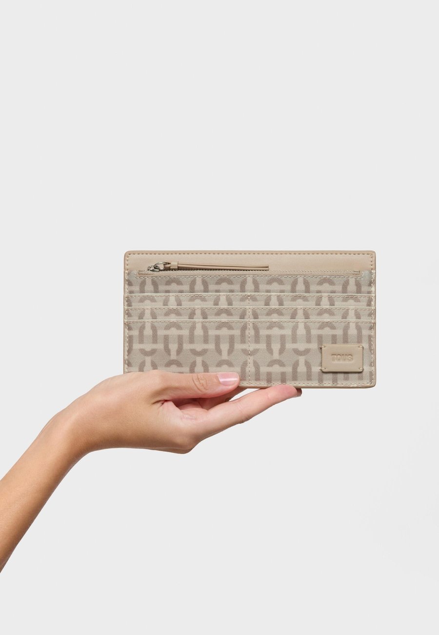 Кошелек Tous DOUBLE-WAY, White
Кошелек Tous DOUBLE-WAY, White