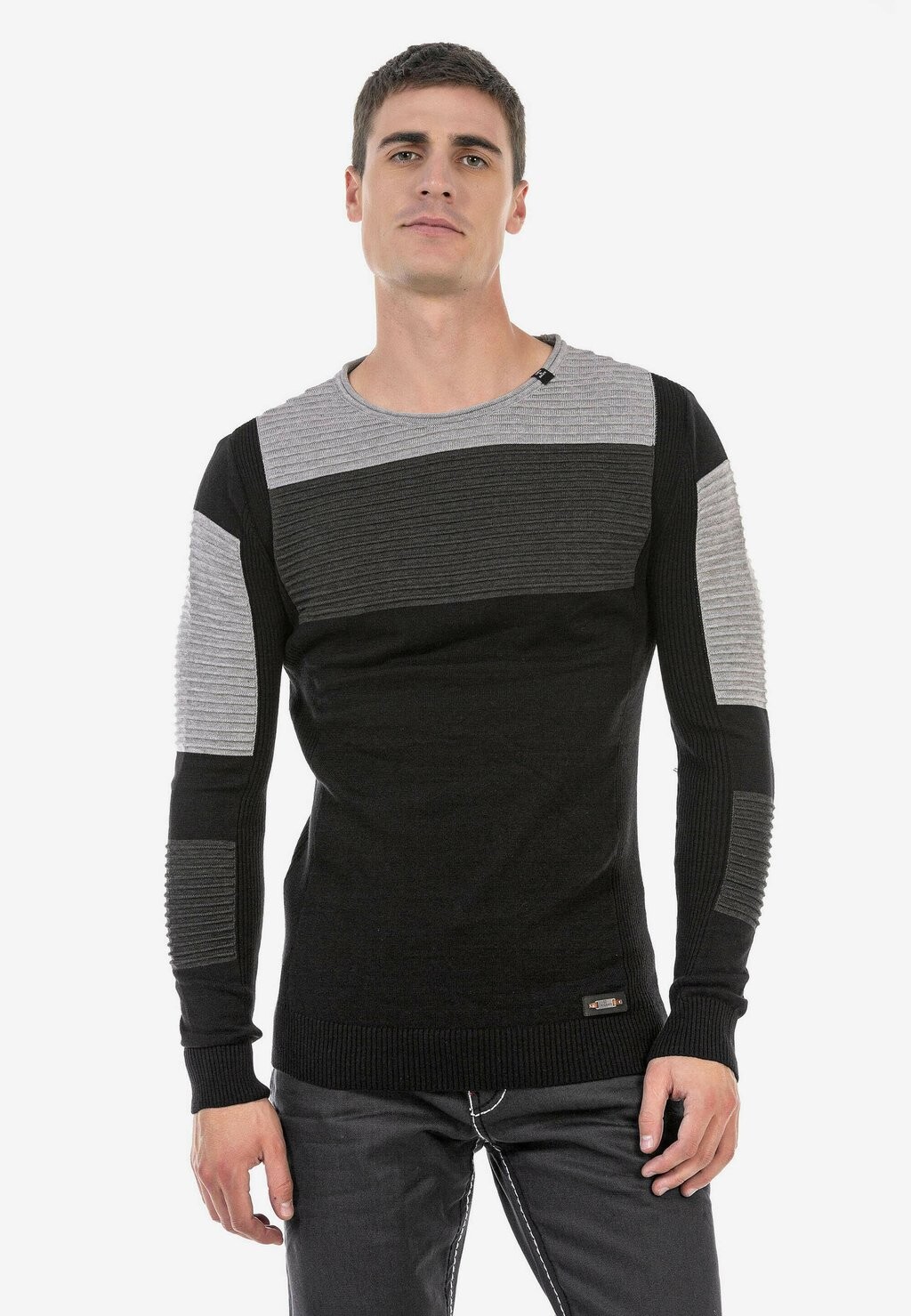 Джемпер Cipo & Baxx, черный
Джемпер Cipo & Baxx, черный