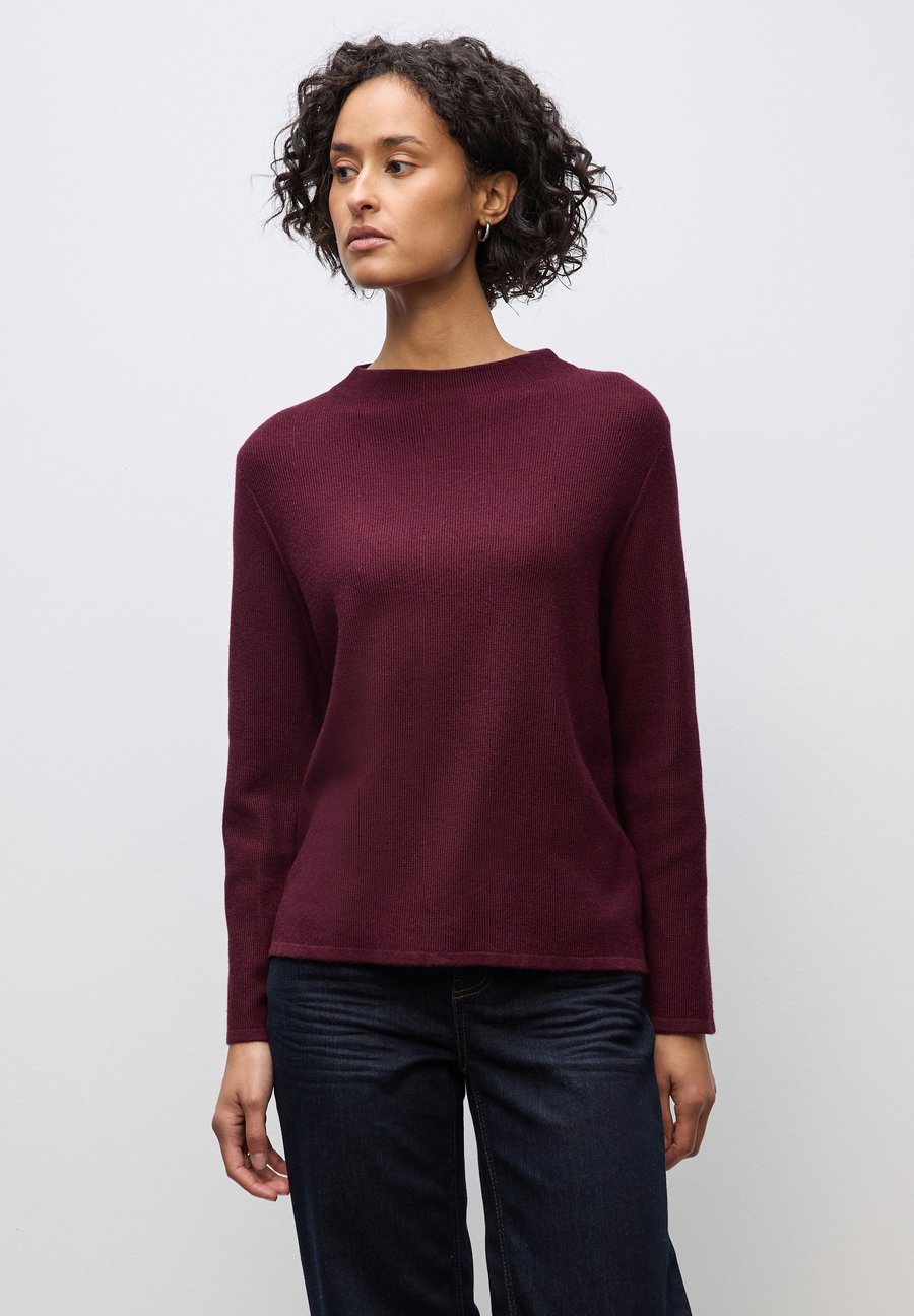 Джемпер Street One Jumper, Rot/Dark Purple
Джемпер Street One Jumper, Rot/Dark Purple